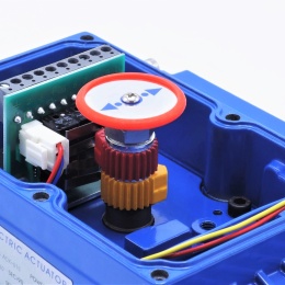 detail elektrického jednootáčkového servopohonu