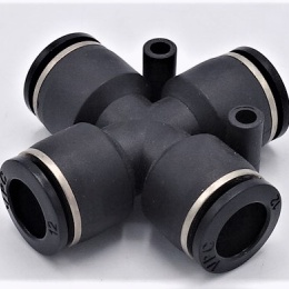 Spojka X  DN 8mm, nástrčné šroubení z plastu