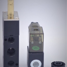 Elektromagnetické rozvaděče 5/2