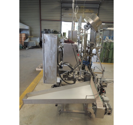 Etiketovačka pro skleněné láhve