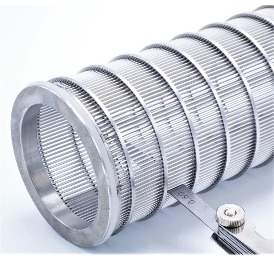 detail štěrbinového síta - průlina 0,8 mm (síto pro mladinový trubkový rohový filtr)