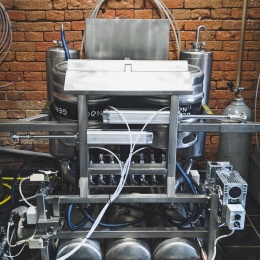 Automatické plničky KEG sudů / myčky pro výrobu piva a dalších nápojů