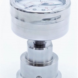 celonerezový tlakoměr s oddělovací membránou clamp (límeček 50,5 mm), číselník 63 mm, zadní připojení, rozsah měření 0-4 bar