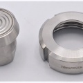 Tlakoměr s oddělovací membránou, potravinářské šroubení DIN 11851, číselník 100 mm, matice DN25