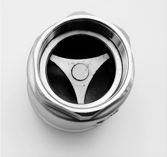 detail celonerezové zpětné klapky, závitová 2”