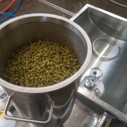 detail chmelení, nádoba na chmel Hops Drop