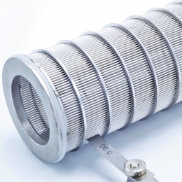 detail štěrbinového síta - průlina 0,3 mm