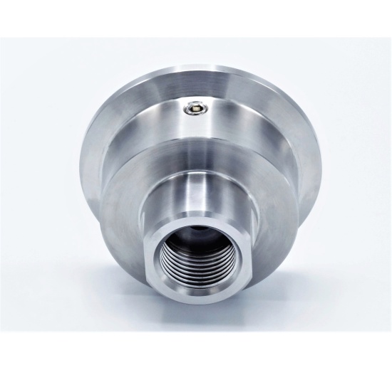 nerezový membránový oddělovač, sloužící k přenosu tlaku z měřeného média do měřícího ústrojí tlakoměru