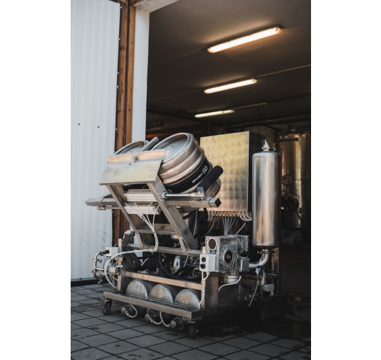 INDCOM Myčka a plnička KEG sudů