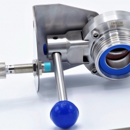 nerezová přímá klapka s držákem indukčního snímače