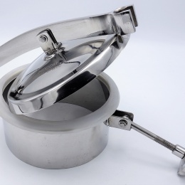 Netlakový průlez nerezový DN200