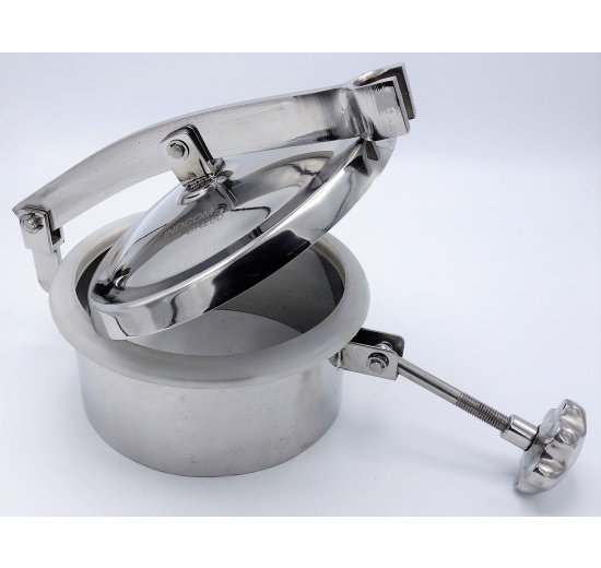 Netlakový průlez nerezový DN200