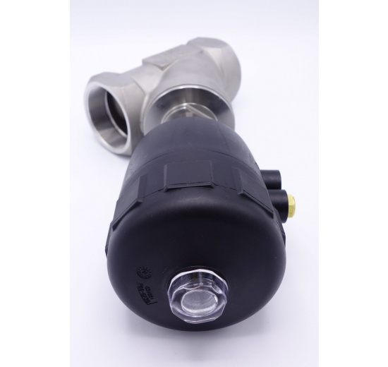 Pneumaticky ovládaný ventil se šikmým sedlem- 45°,  G-závit  2" těsnění PPS