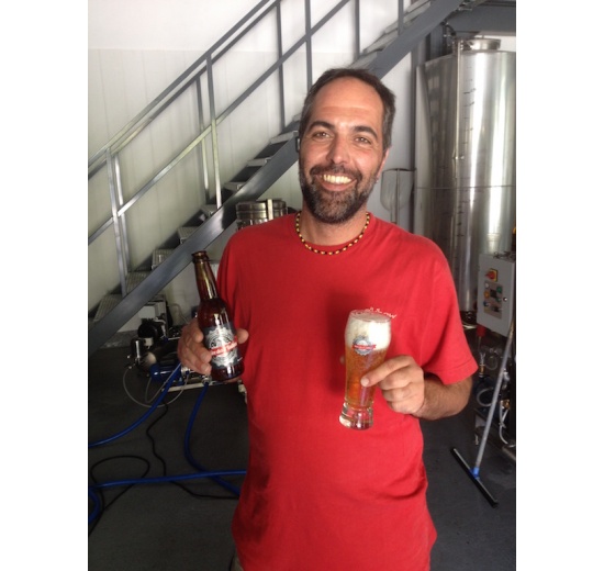 Poloautomatická mycí linka na plnění piva do láhví ze skla